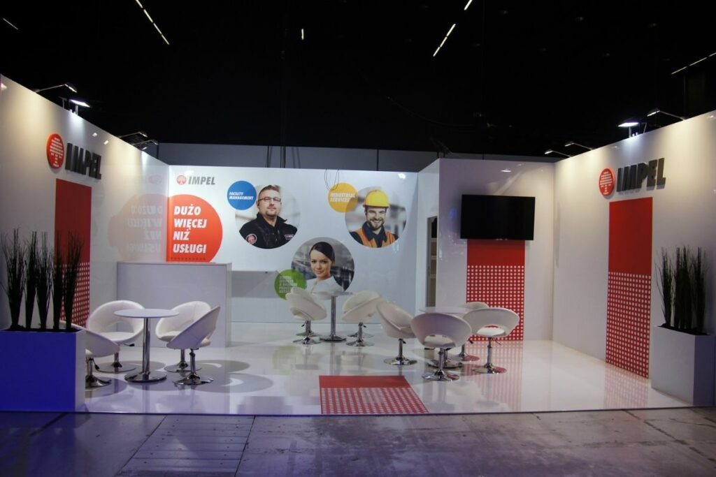 stoisko targowe z przestrzenią do spotkań
